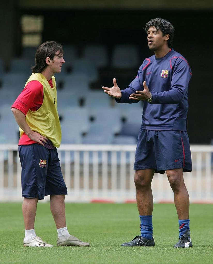 Frank Rijkaard With Bibras Natcho Background