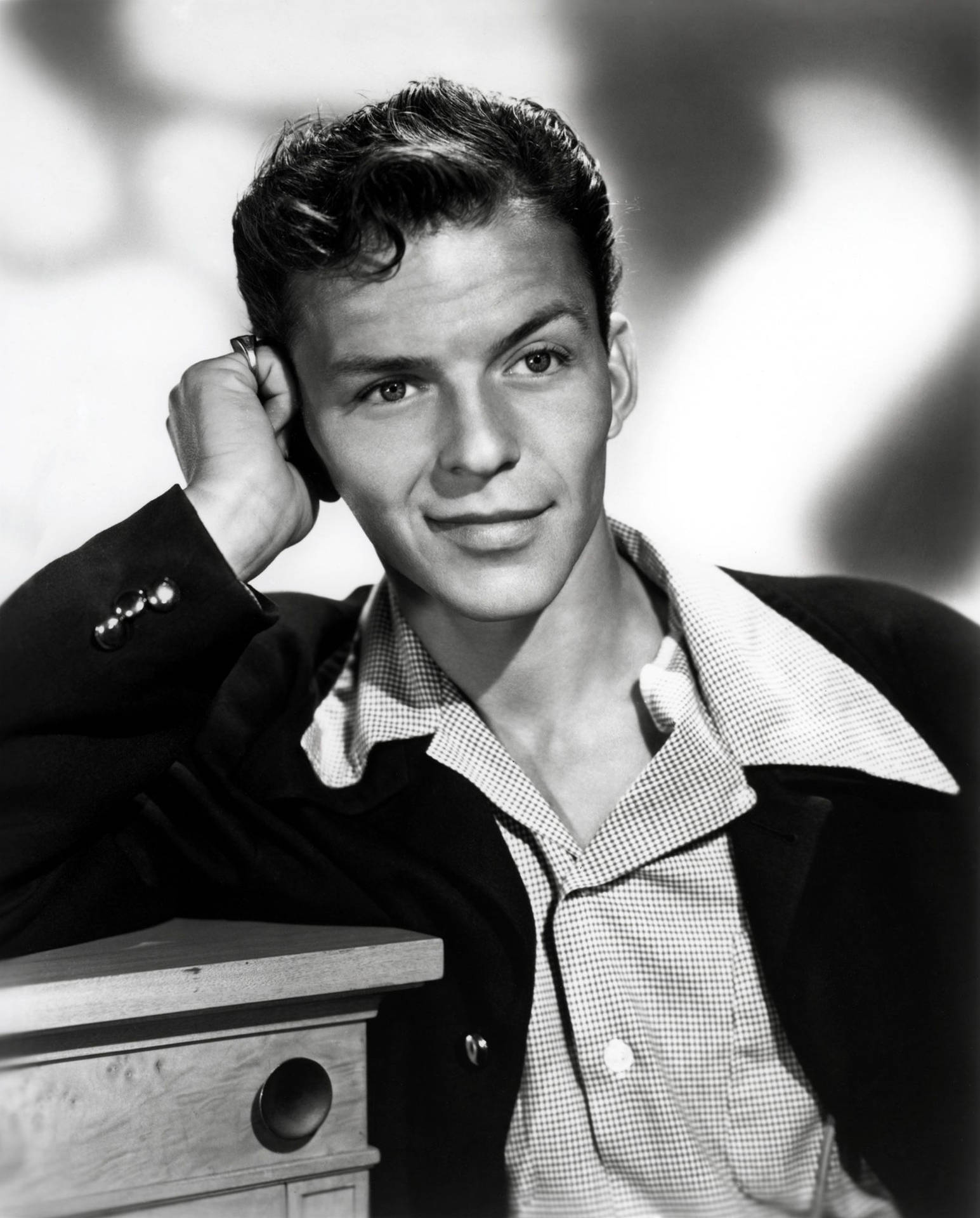 Frank Sinatra In Fashionable Outfit Background