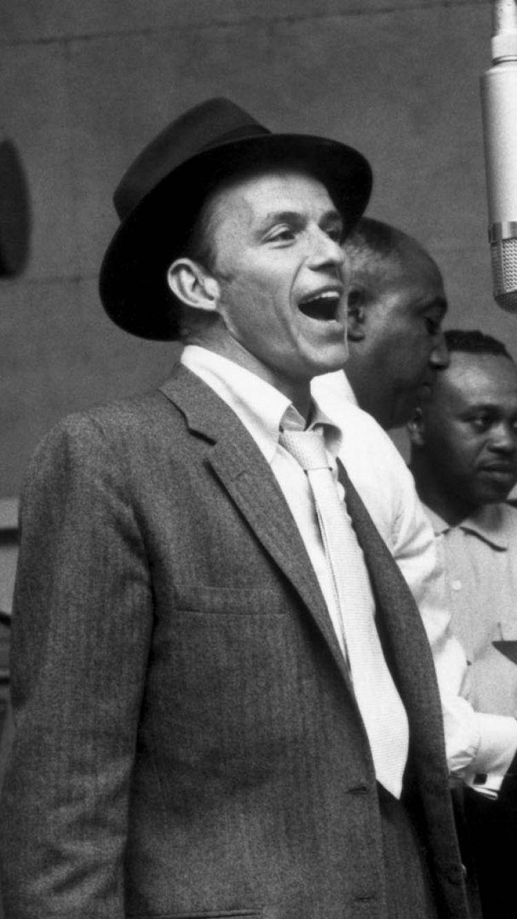 Frank Sinatra With Backup Singers