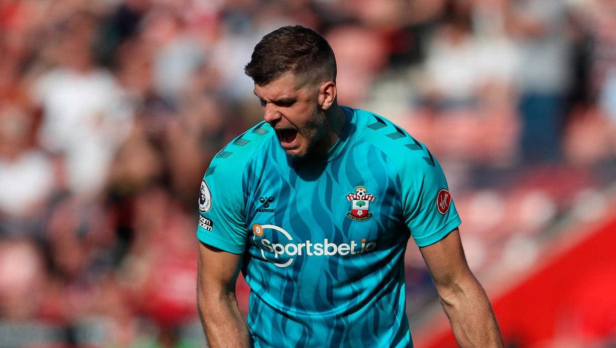 Fraser Forster Looking Down And Screaming Background