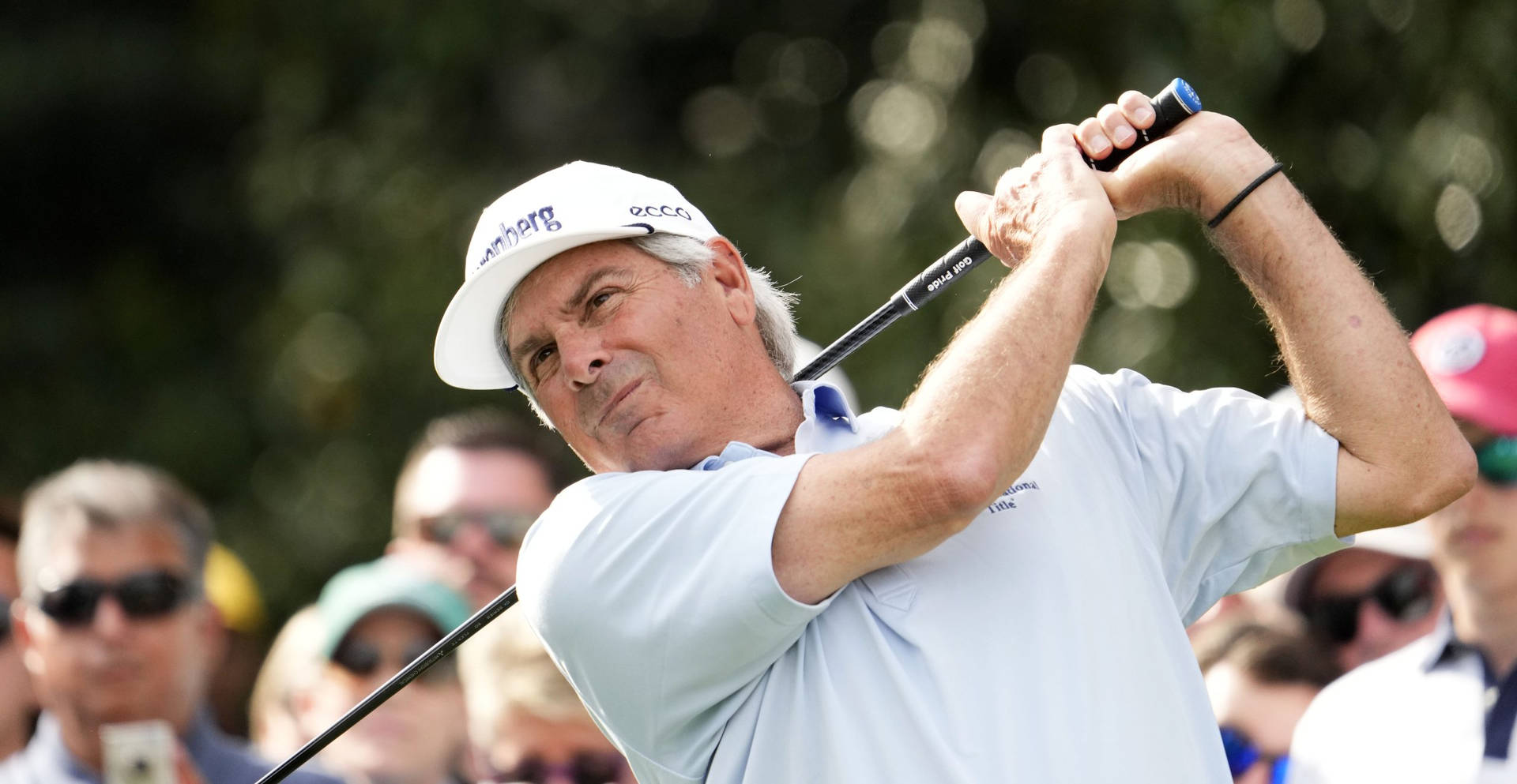 Fred Couples Swings Golf Club Background