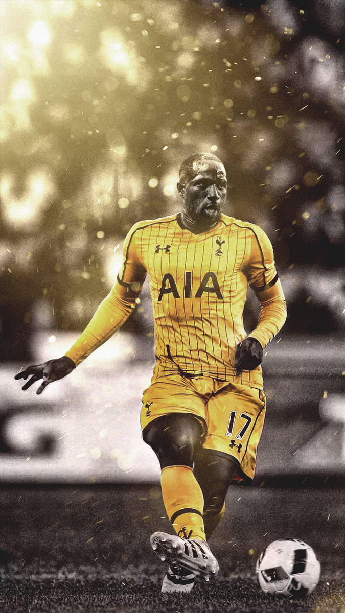 French Football Player Moussa Sissoko Background