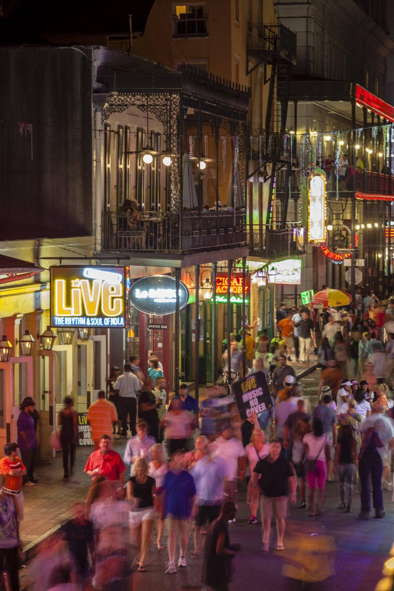 French Quarter Busy Streets Background