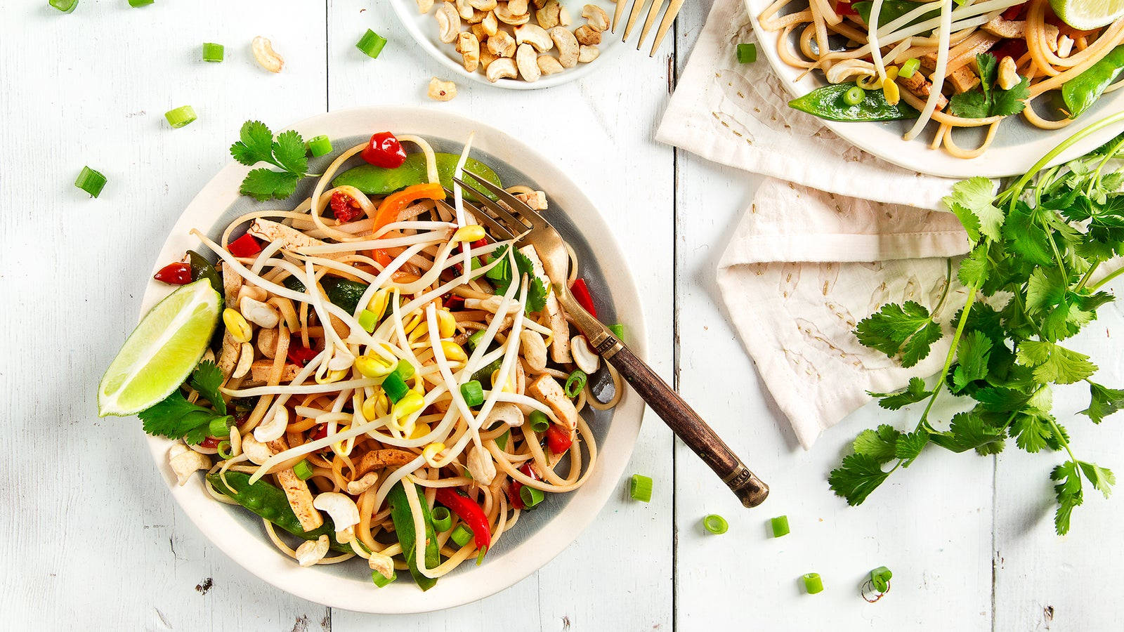 Fresh Bowl Of Pad Thai With Scallions Background