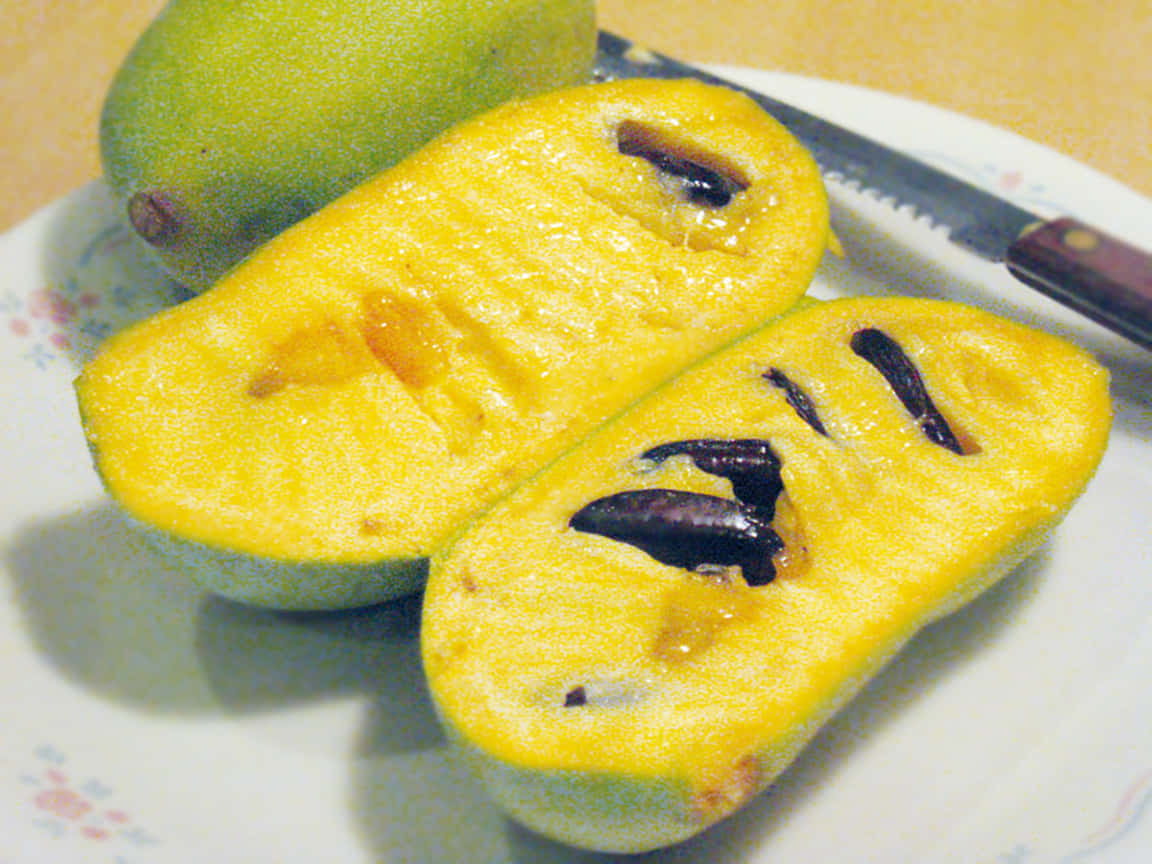 Fresh Cut Pawpaw Fruit