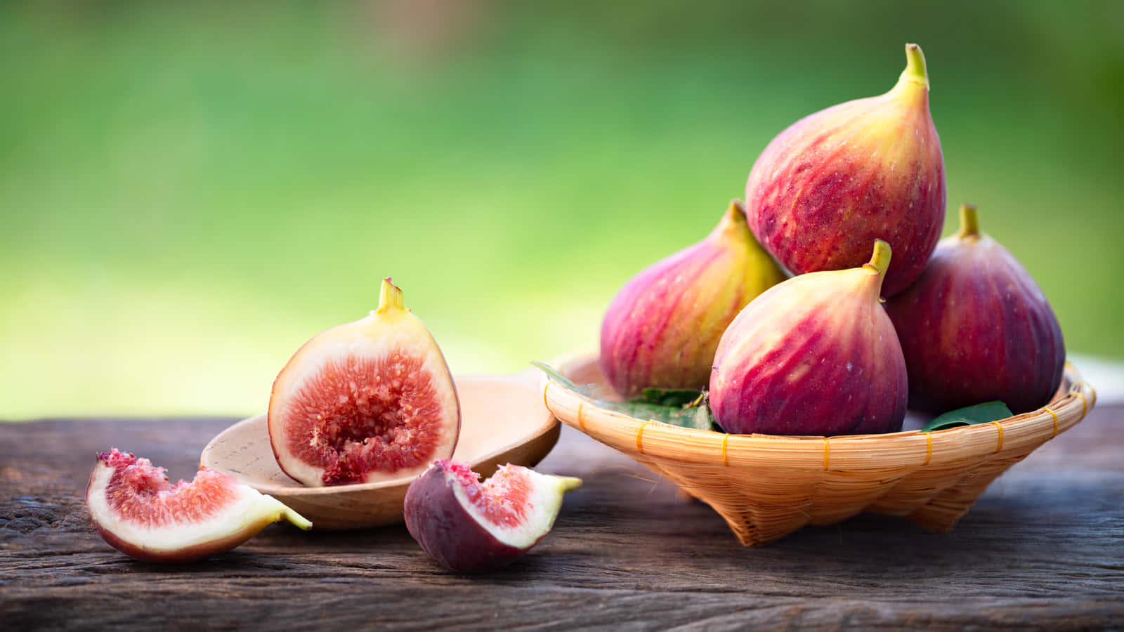 Fresh Figsin Basket Outdoor Setting Background