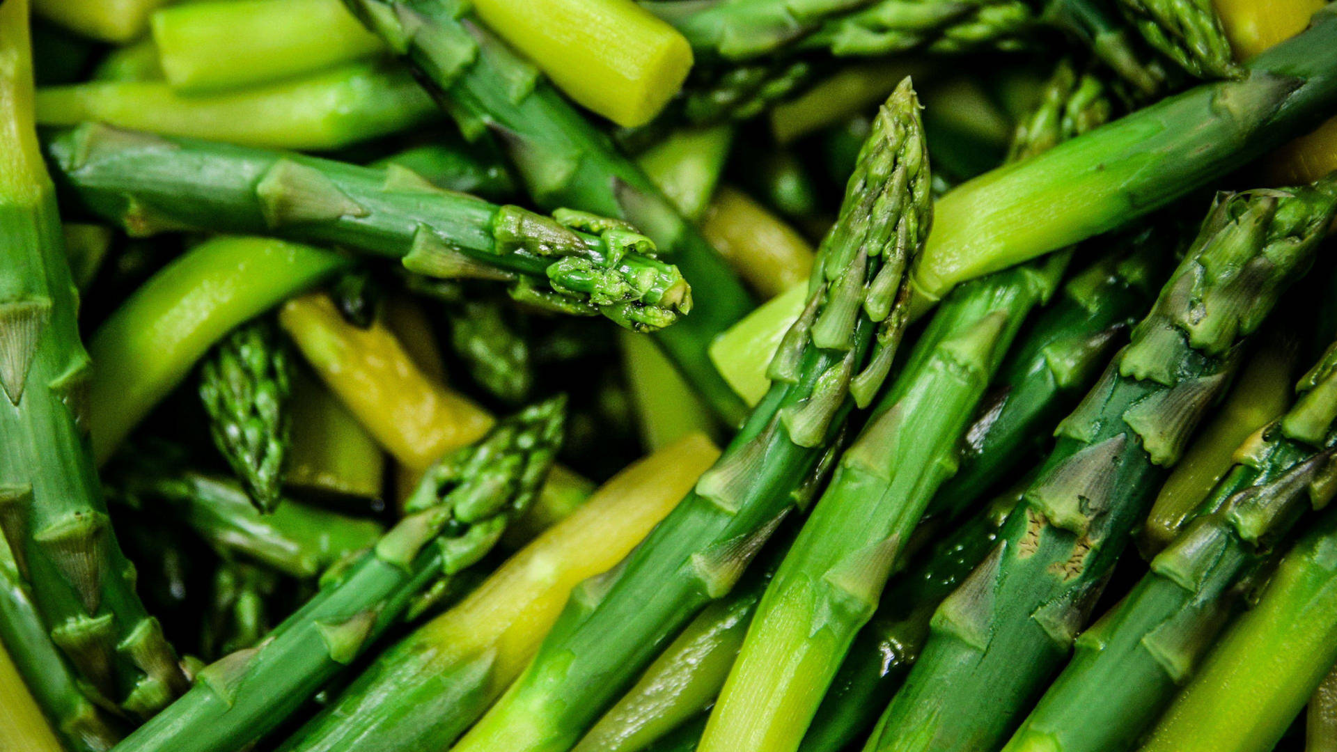 Fresh, Green Asparagus Spears