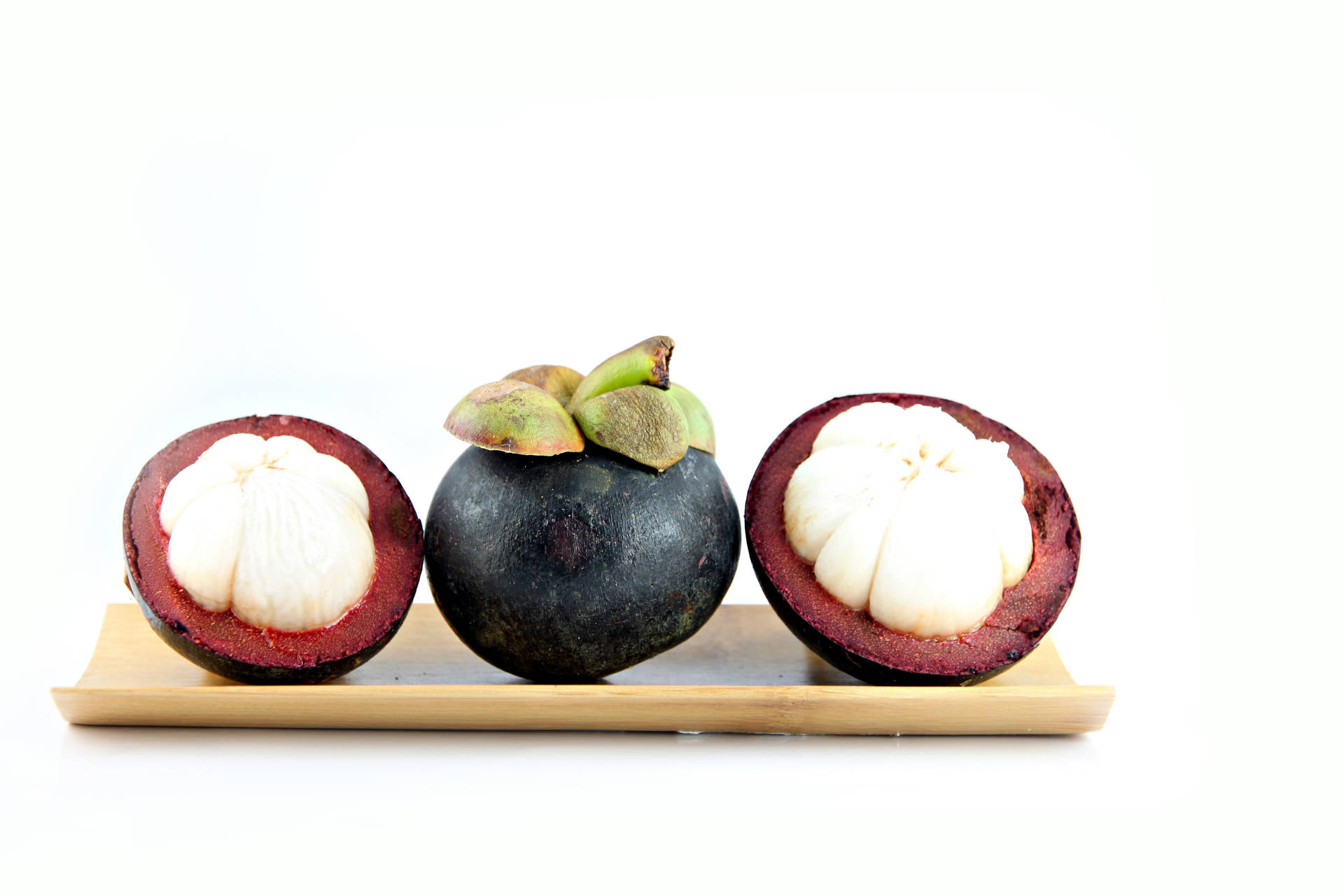 Fresh Mangosteen Fruit Cluster