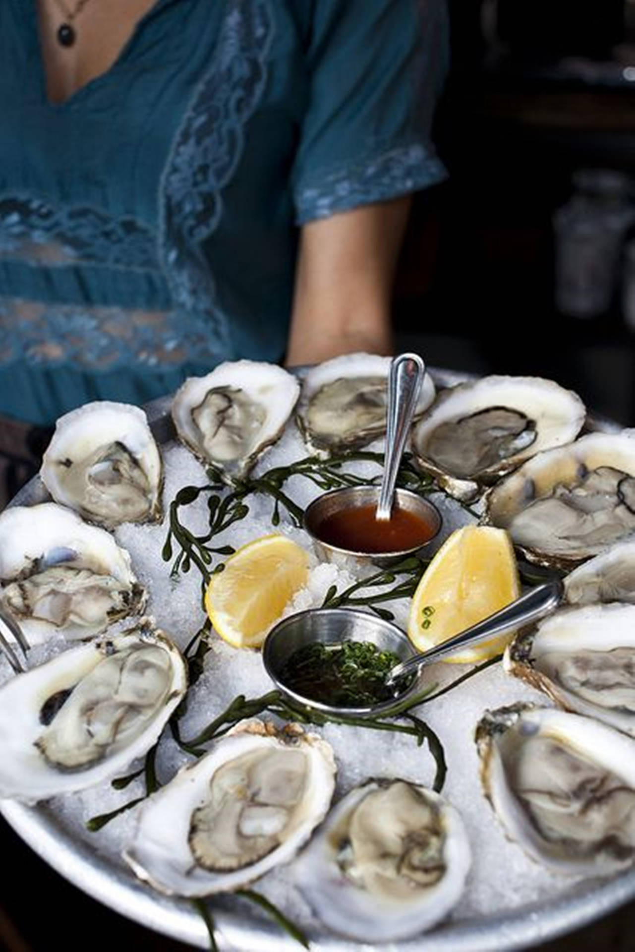 Fresh Oyster Bar Dish Background