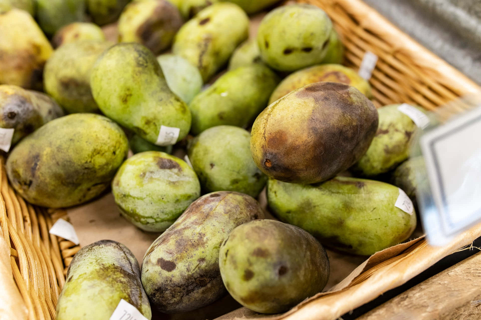 Fresh Pawpaw Fruit Basket Display