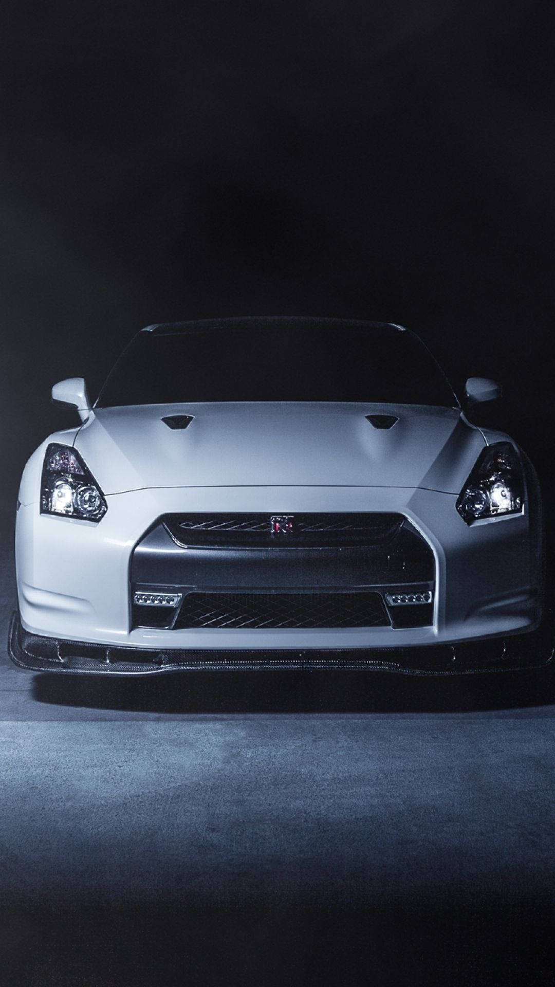 Front View Of White Nissan Gtr Car