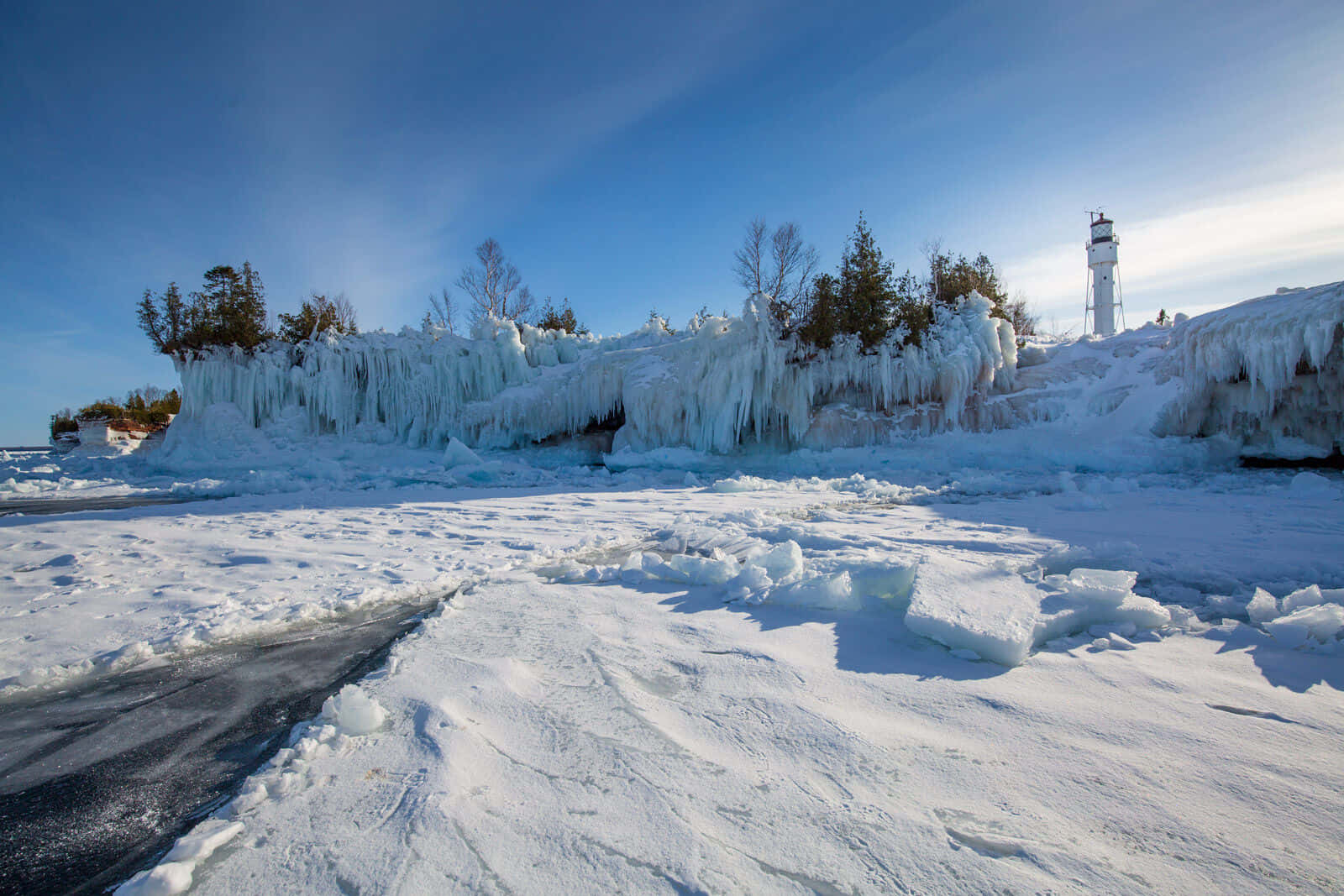Frozen_ Lighthouse_ Landscape_ Winter