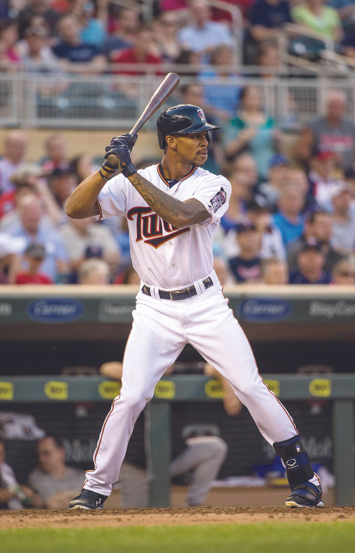 Full Body Byron Buxton Background