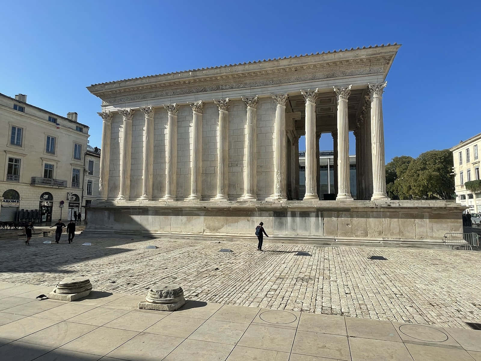 Full Side View Of Historic Maison Carrée