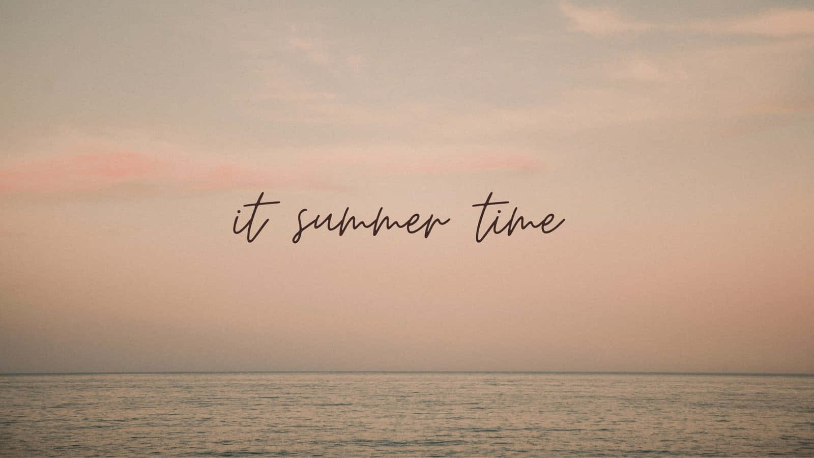 Fun In The Sun With A Summer Aesthetic Laptop