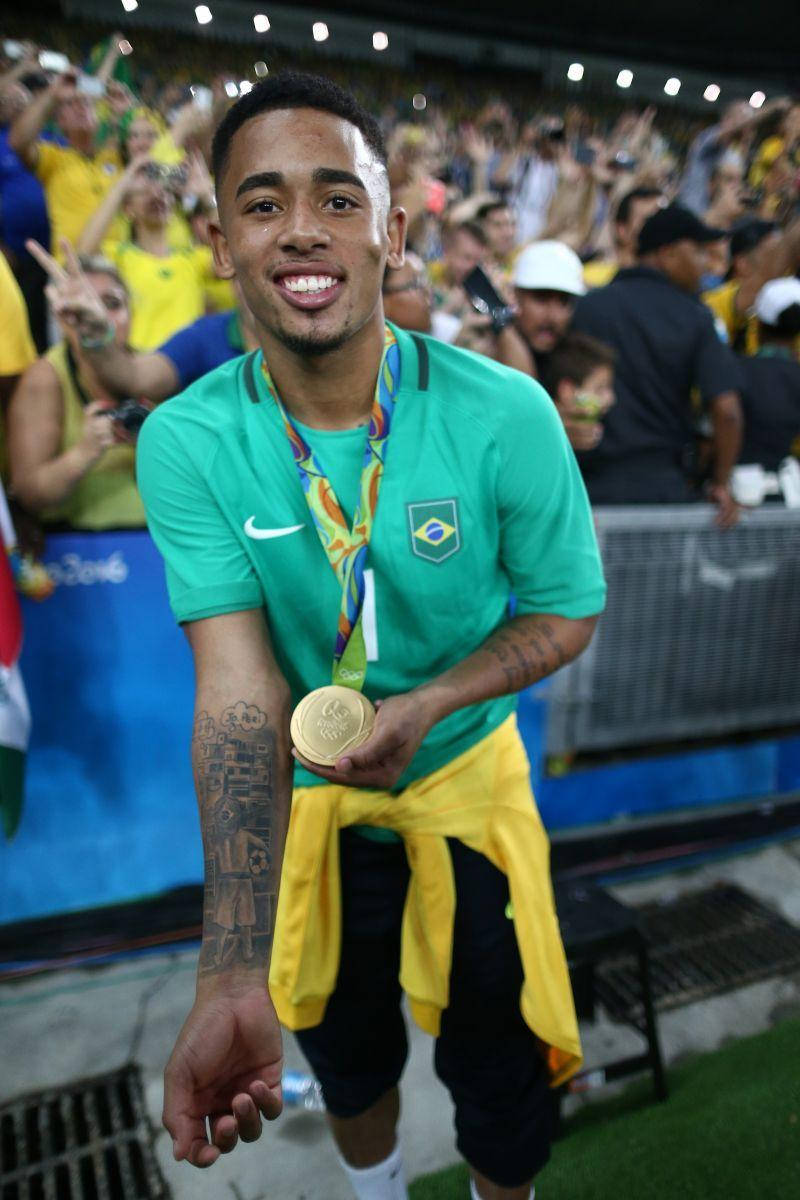 Gabriel Jesus Shows Off Medal Tattoos