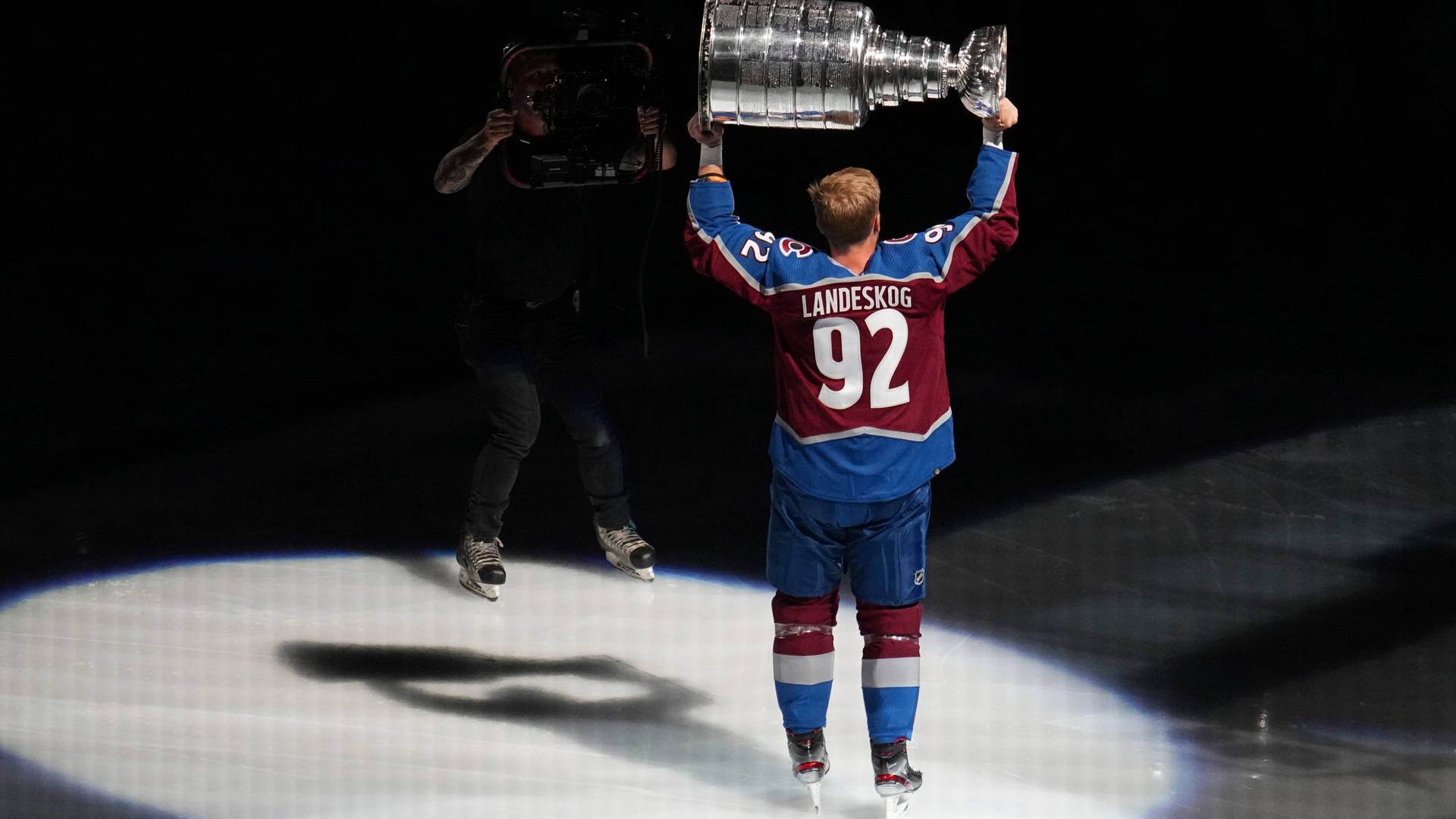 Gabriel Landeskog Hoisting The Stanley Cup In 2022. Background