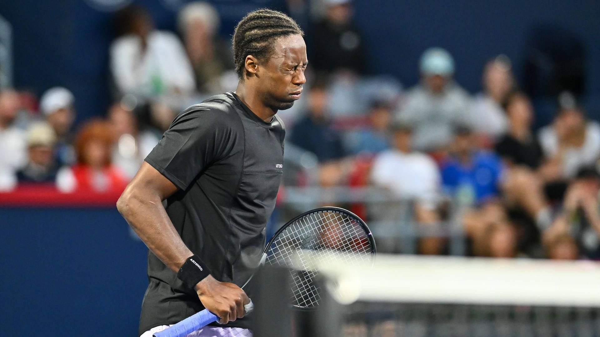 Gael Monfils Sporting Stylish Braids Background