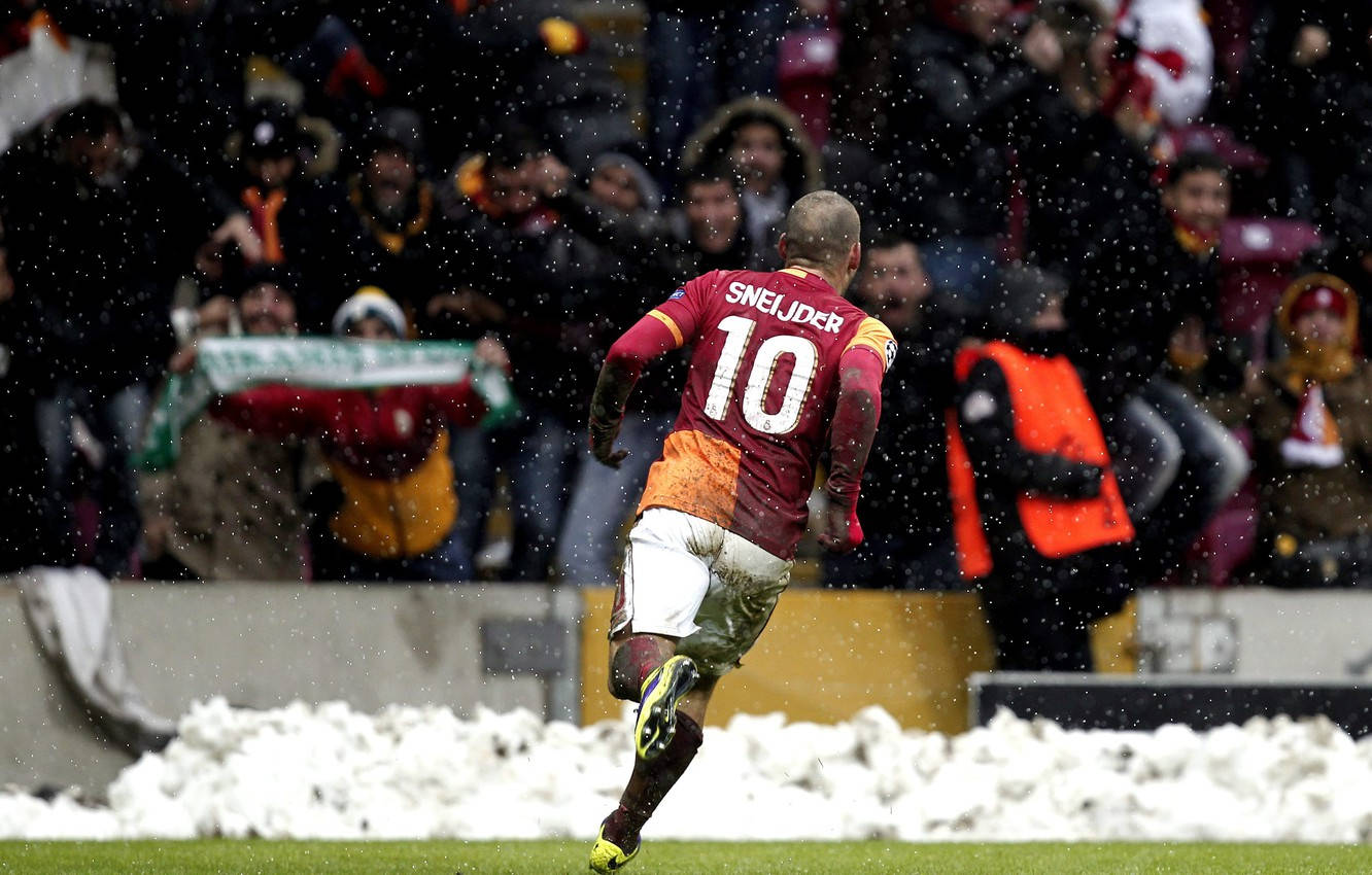 Galatasaray Sneijder Running Background