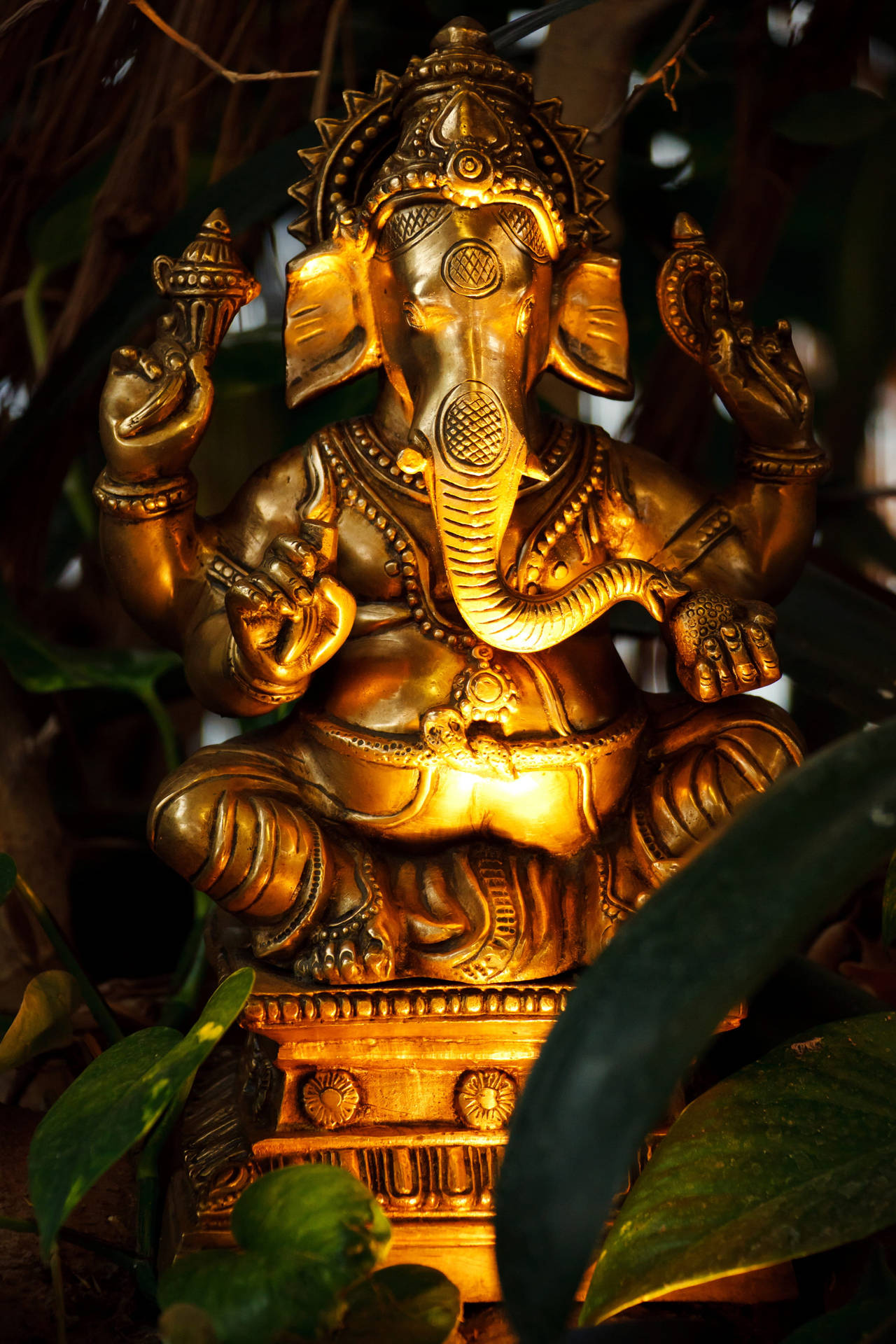 Ganesh Ji Hd Gold Statue Background
