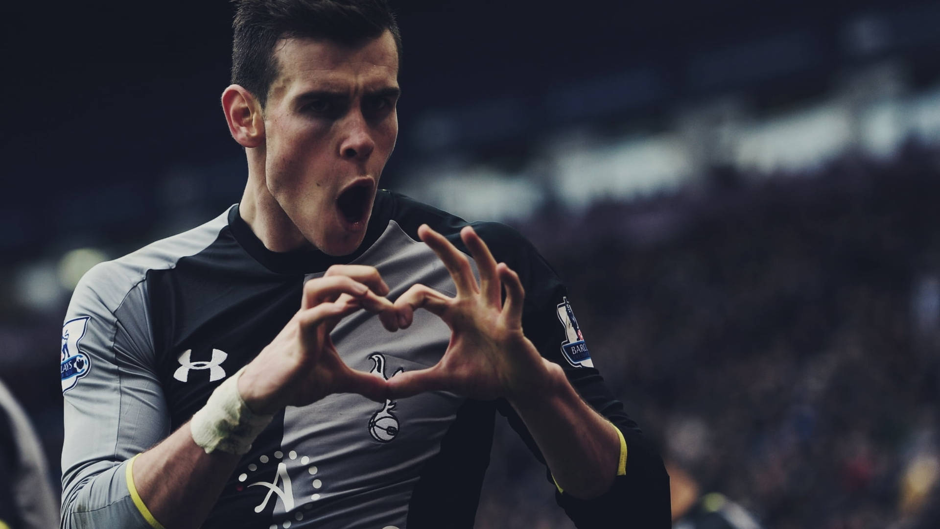 Gareth Bale Hand Heart