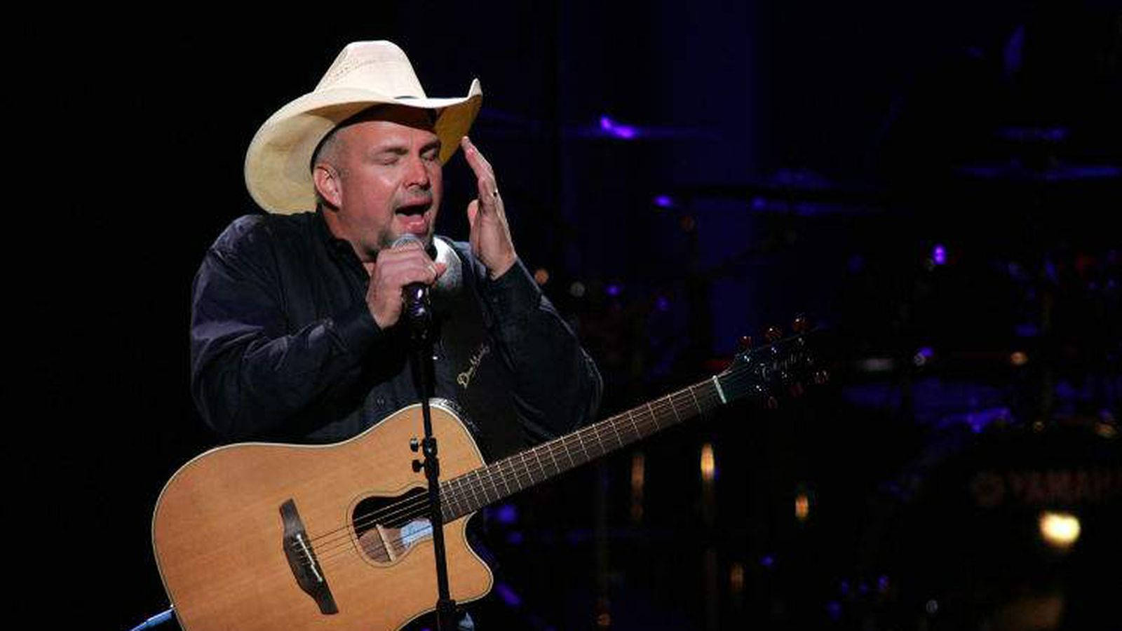 Garth Brooks Singing His Heart Out