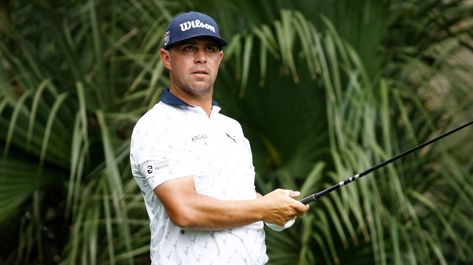 Gary Woodland Looking Up Background