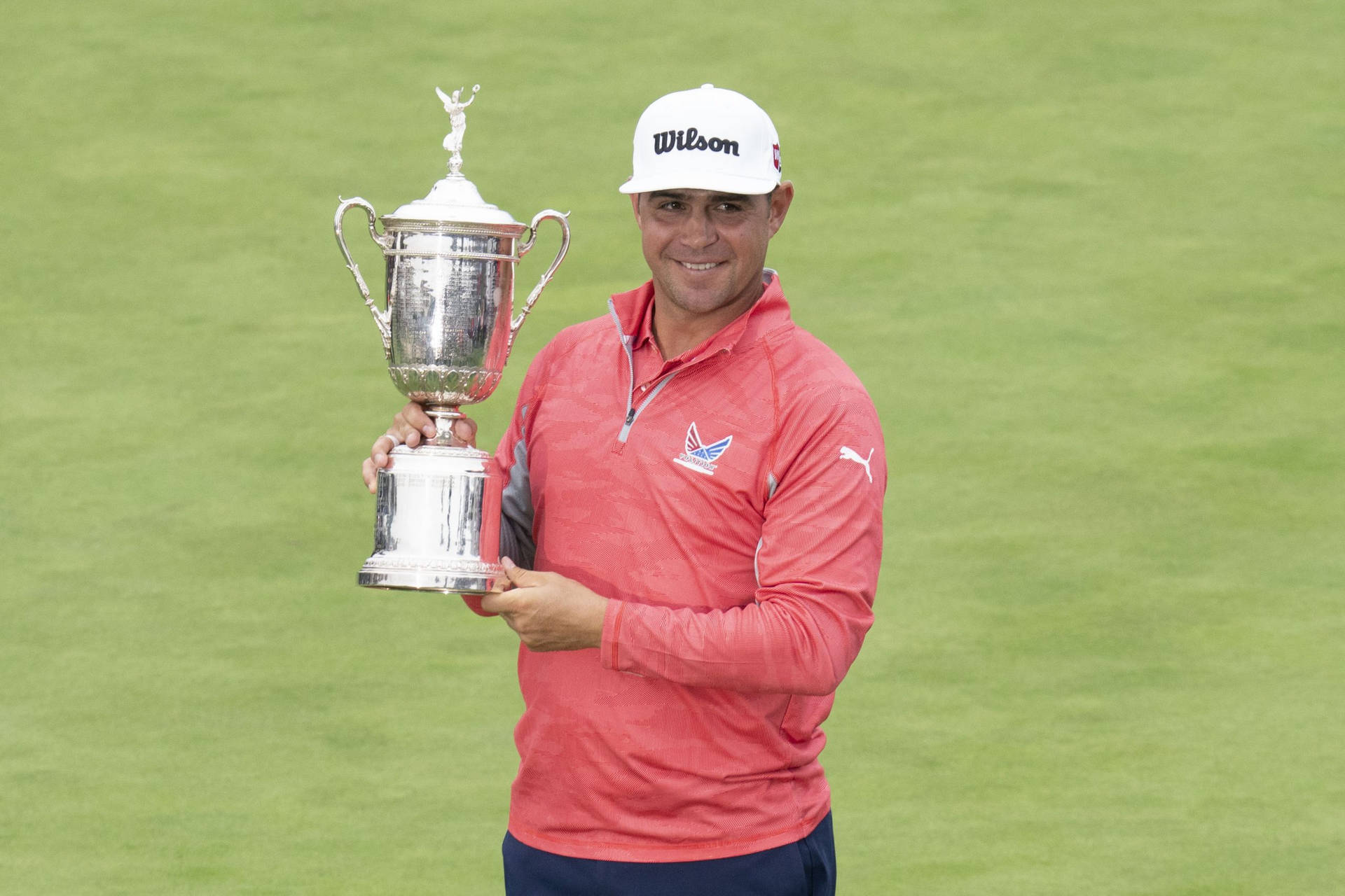 Gary Woodland Presenting Trophy Background