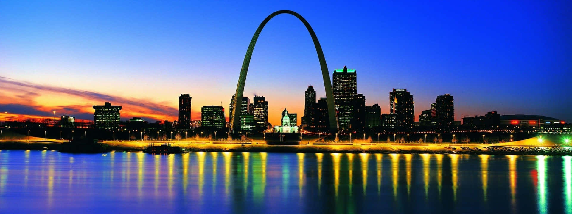 Gateway Arch National Park St. Louis At Dawn Background