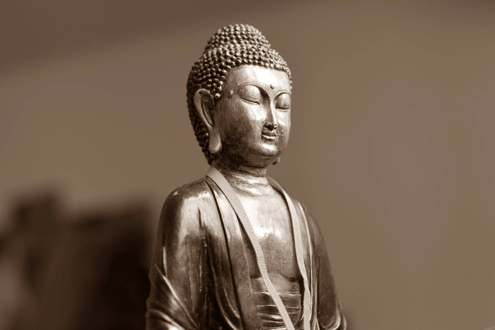 Gautam Buddha Ceramic Statue Background
