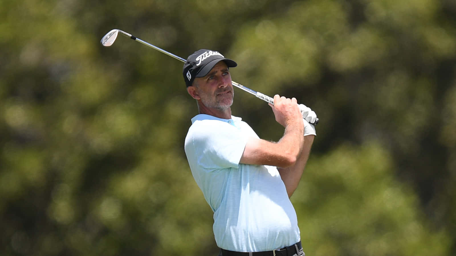 Geoff Ogilvy Good Follow-through Form Background