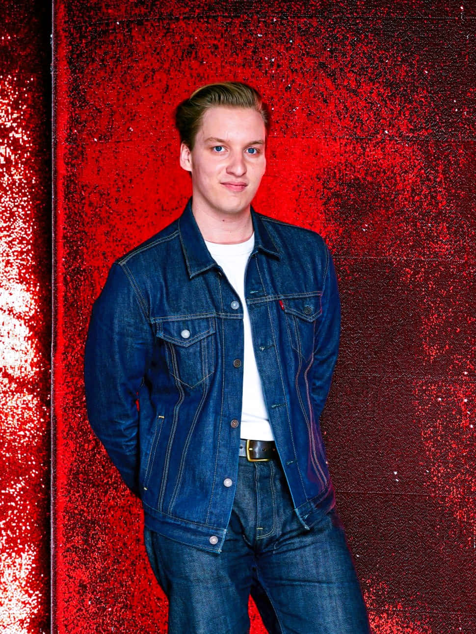 George Ezra Background