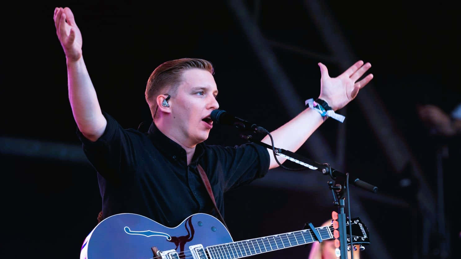 George Ezra Background