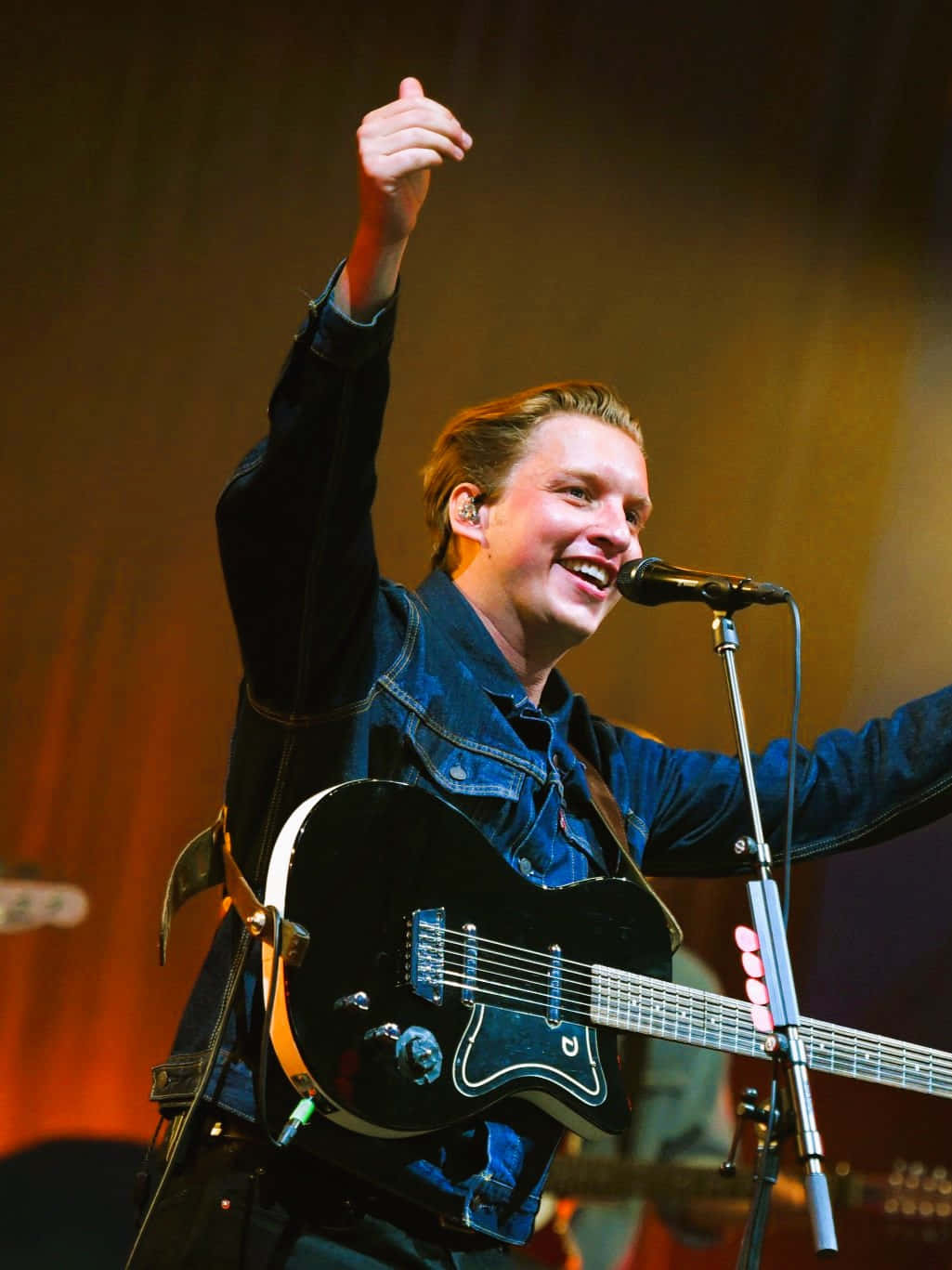 George Ezra Background