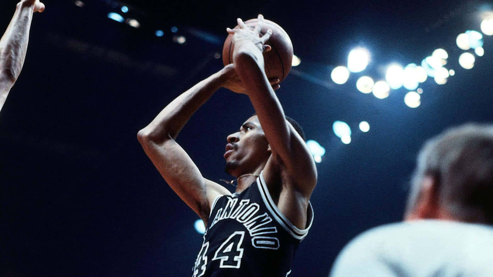 George Gervin Basketball Action Shot Background