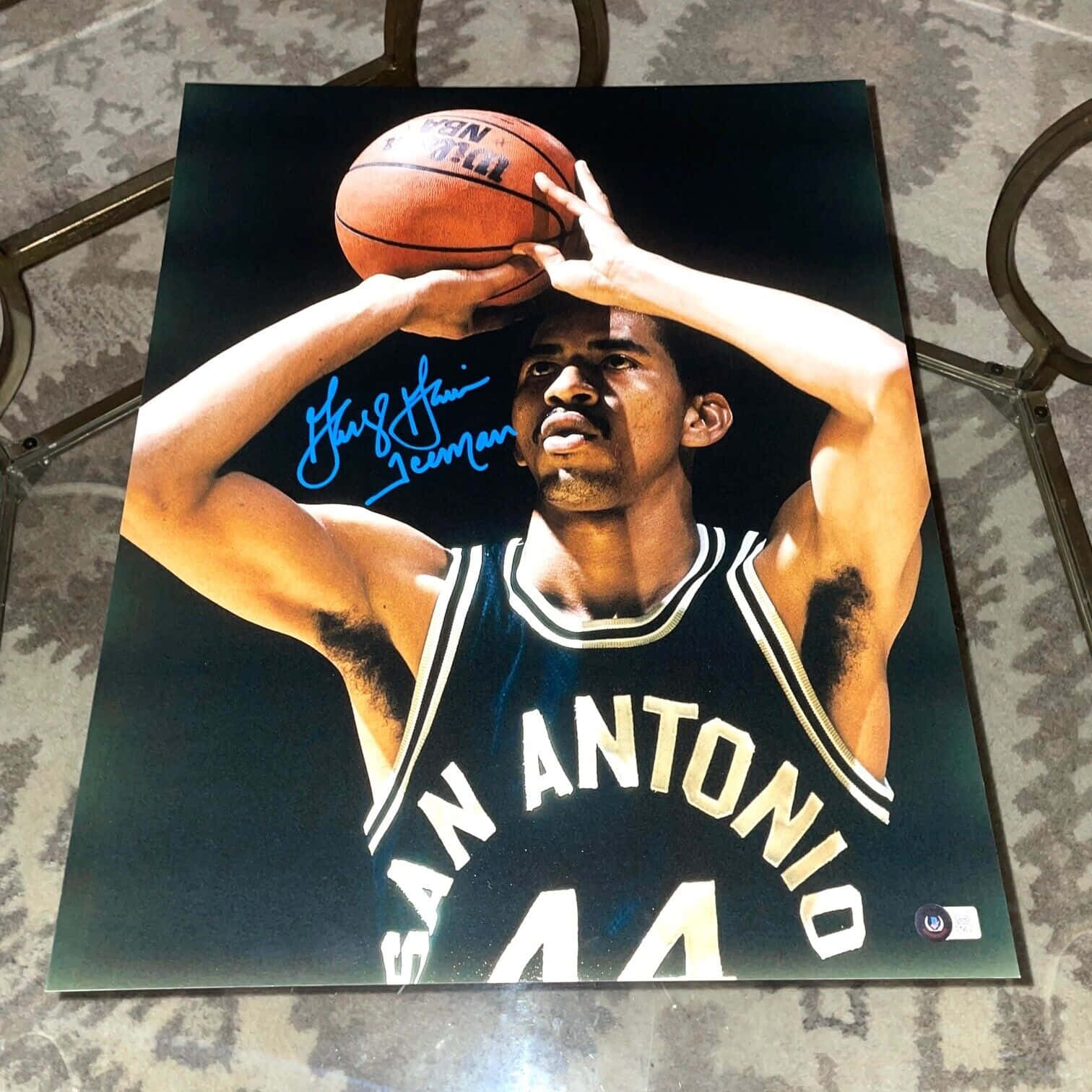 George Gervin Cool Autograph Poster Background