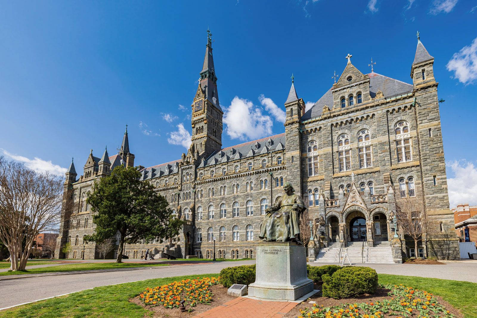 Georgetown John Carroll Statue Background