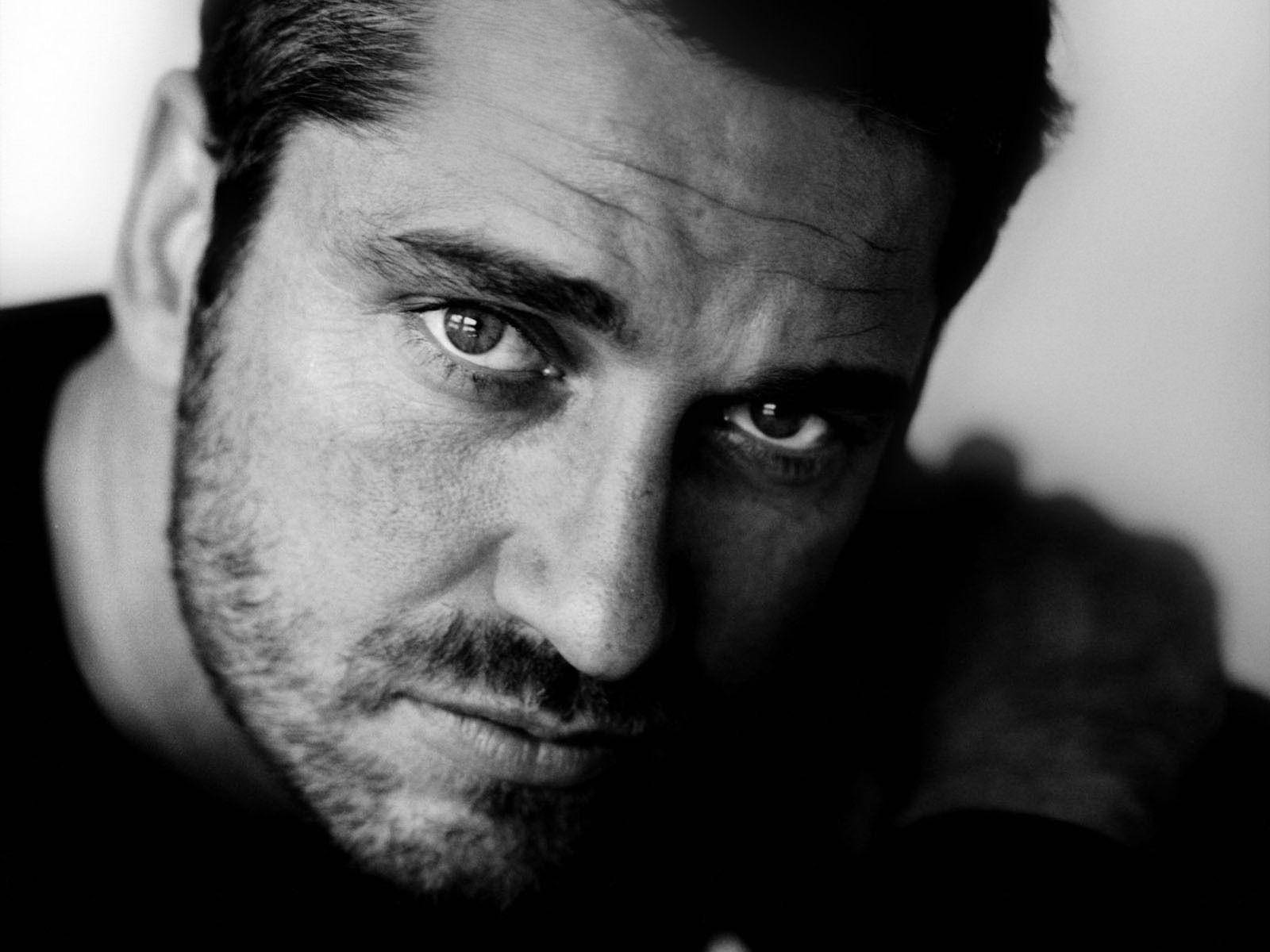 Gerard Butler Attractive Guy Black And White