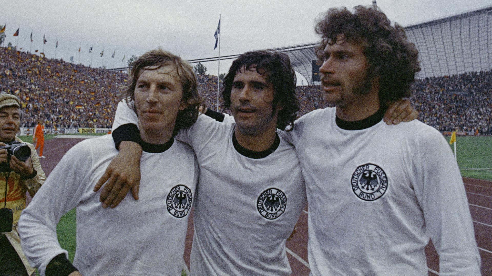 Gerd Muller, Franz Beckenbauer And Paul Breitner Background