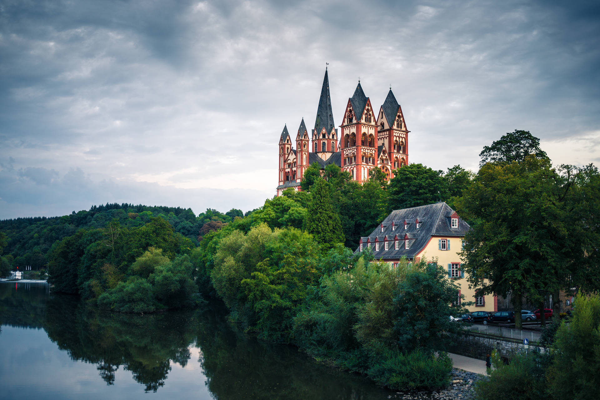 Germany's Lake Castle Background