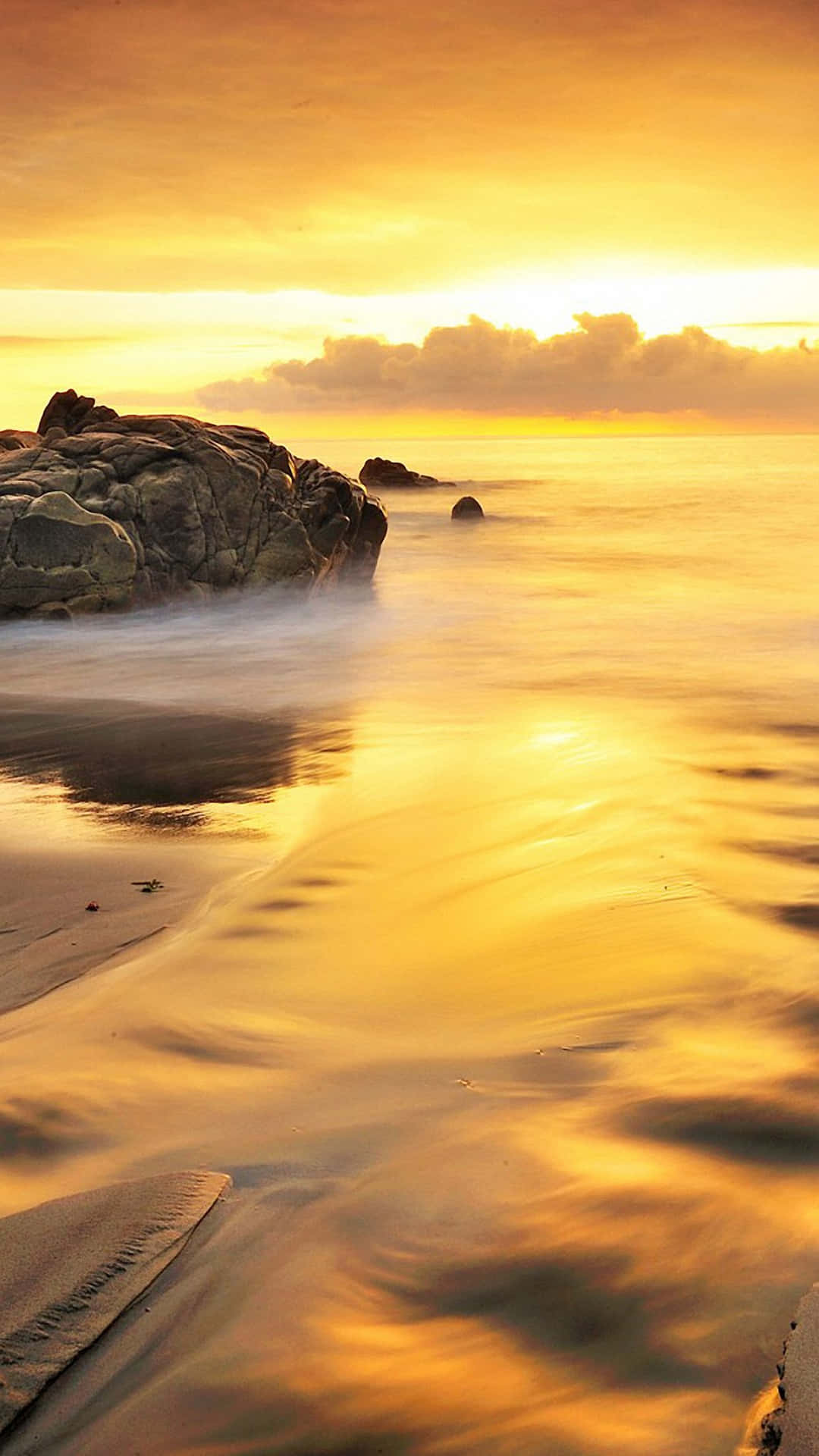 Get A One-of-a-kind Look With A Custom Iphone 5s Dynamic. Background