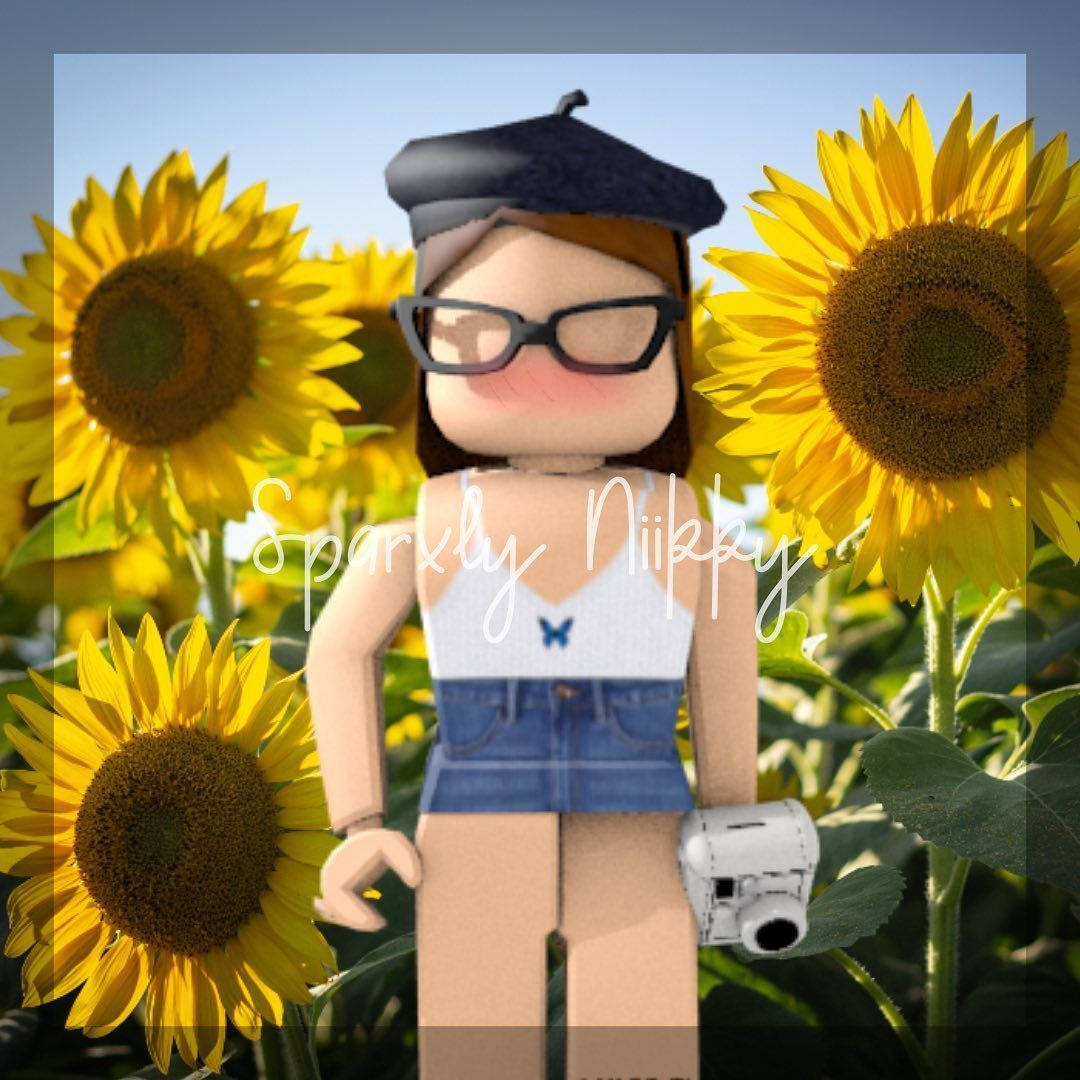 Get Creative And Explore Roblox With Cute Avatars Background