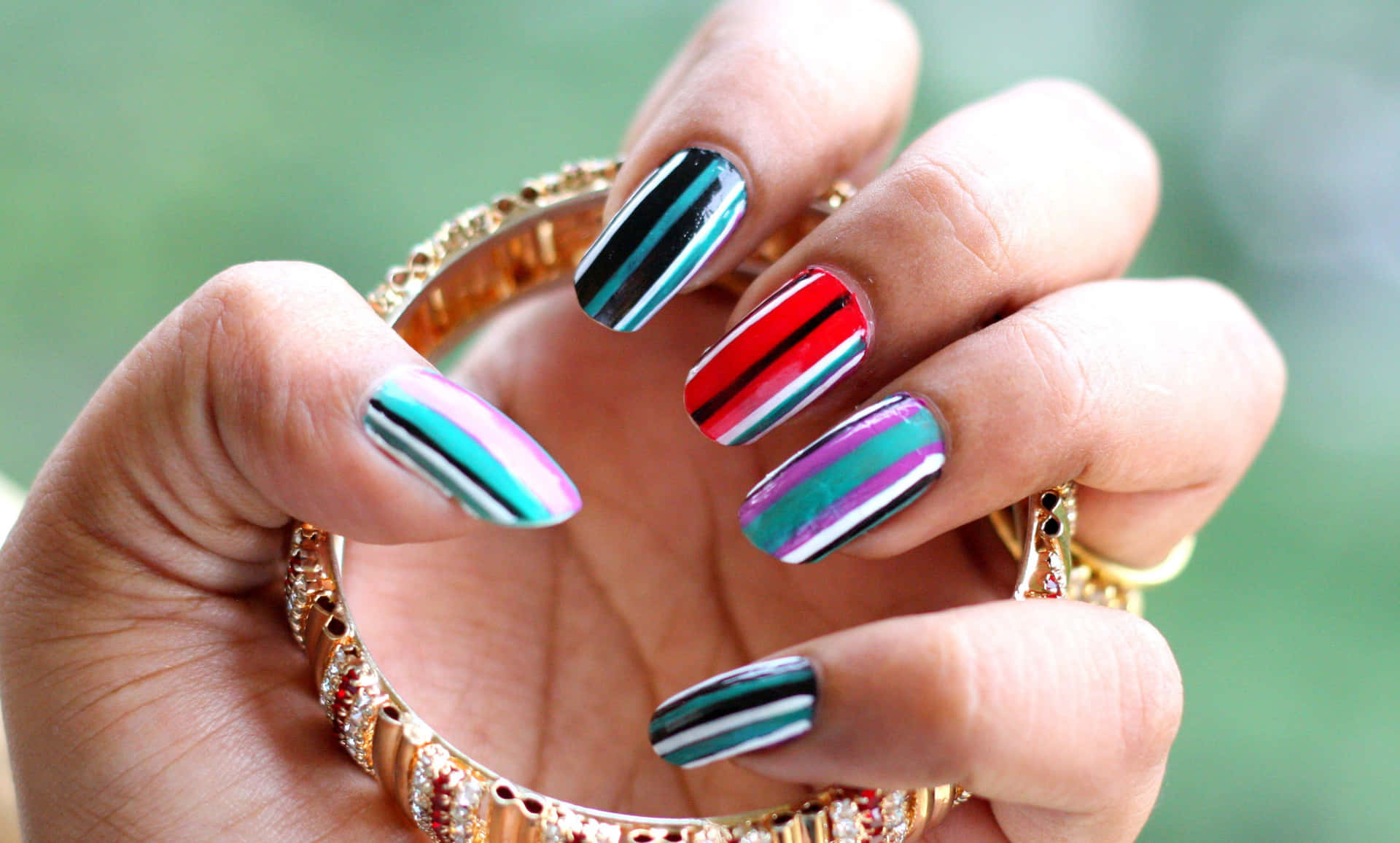 Get Fabulous With Some New Acrylic Nails! Background