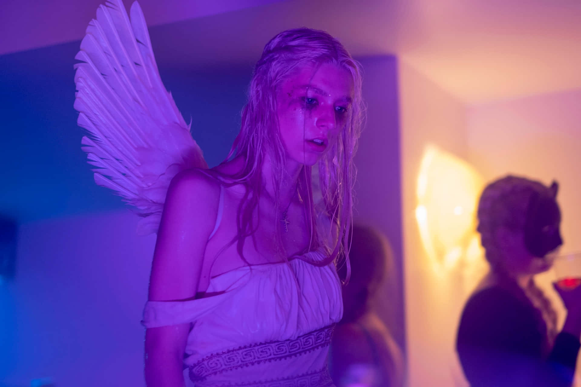 Get Ready For The Return Of The Award-winning Hbo Series Euphoria Background