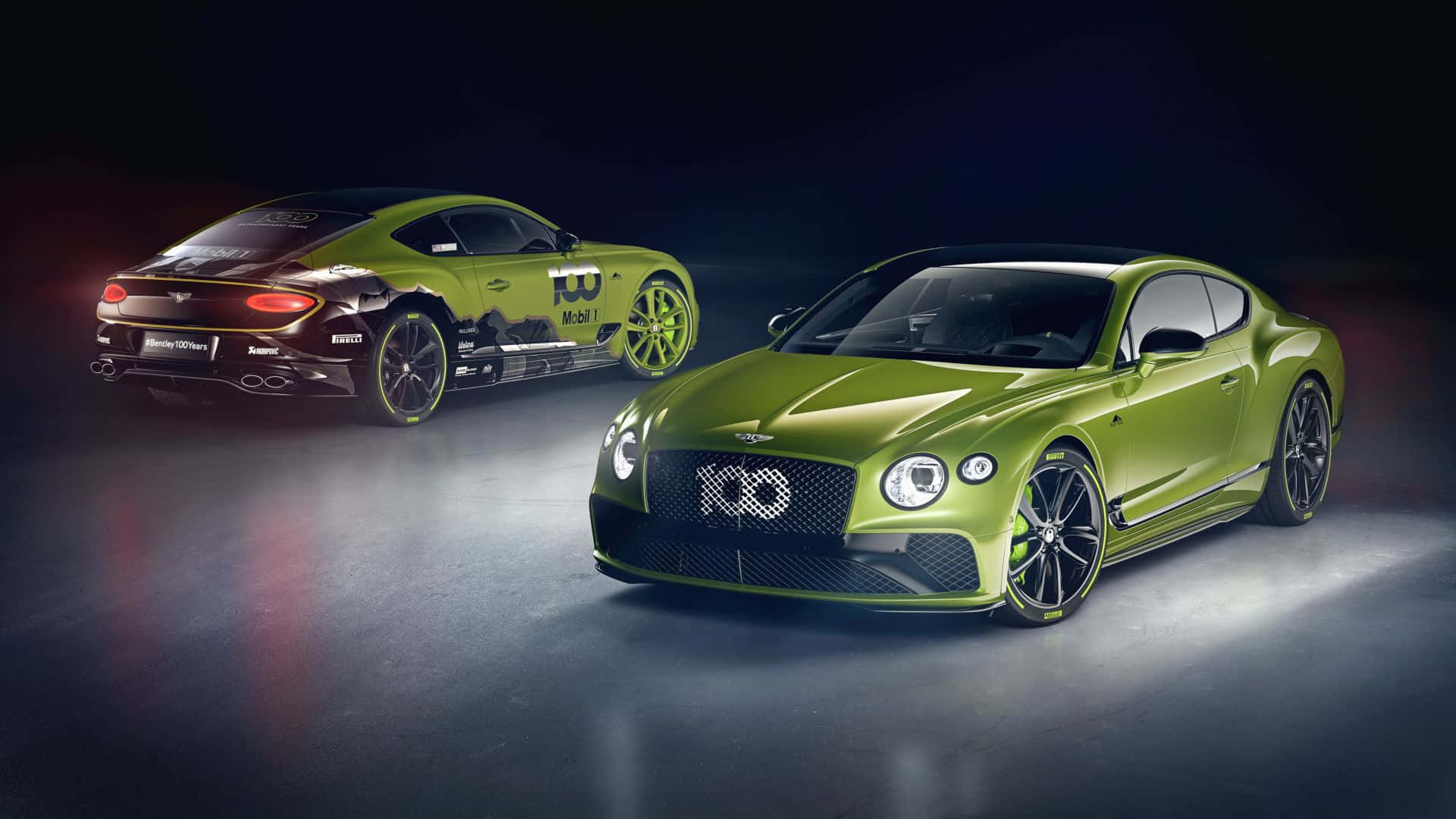 Get Ready To Put Your Foot Down In This Classic Old Bentley. Background