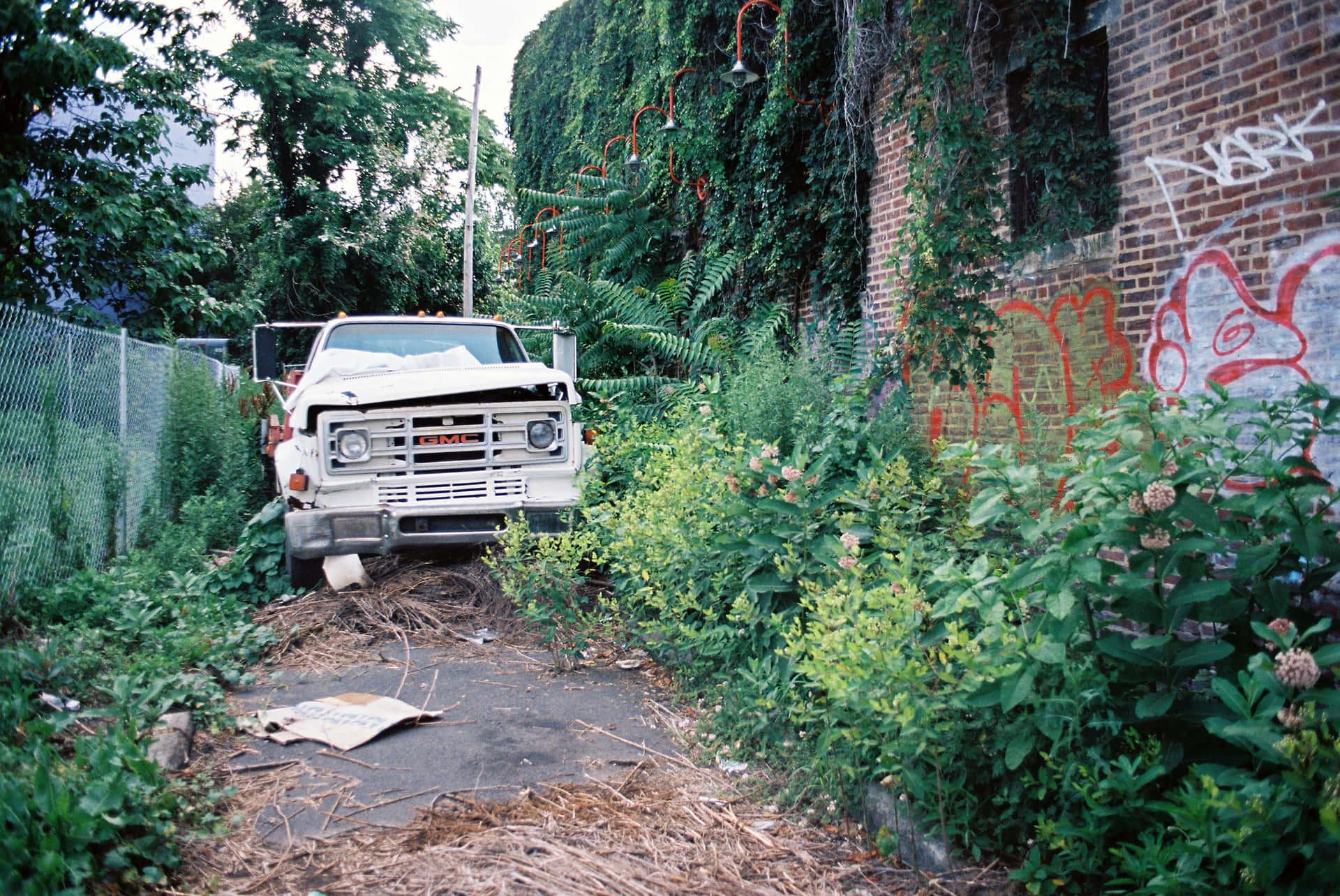 Ghetto Hood Abandoned Truck Background