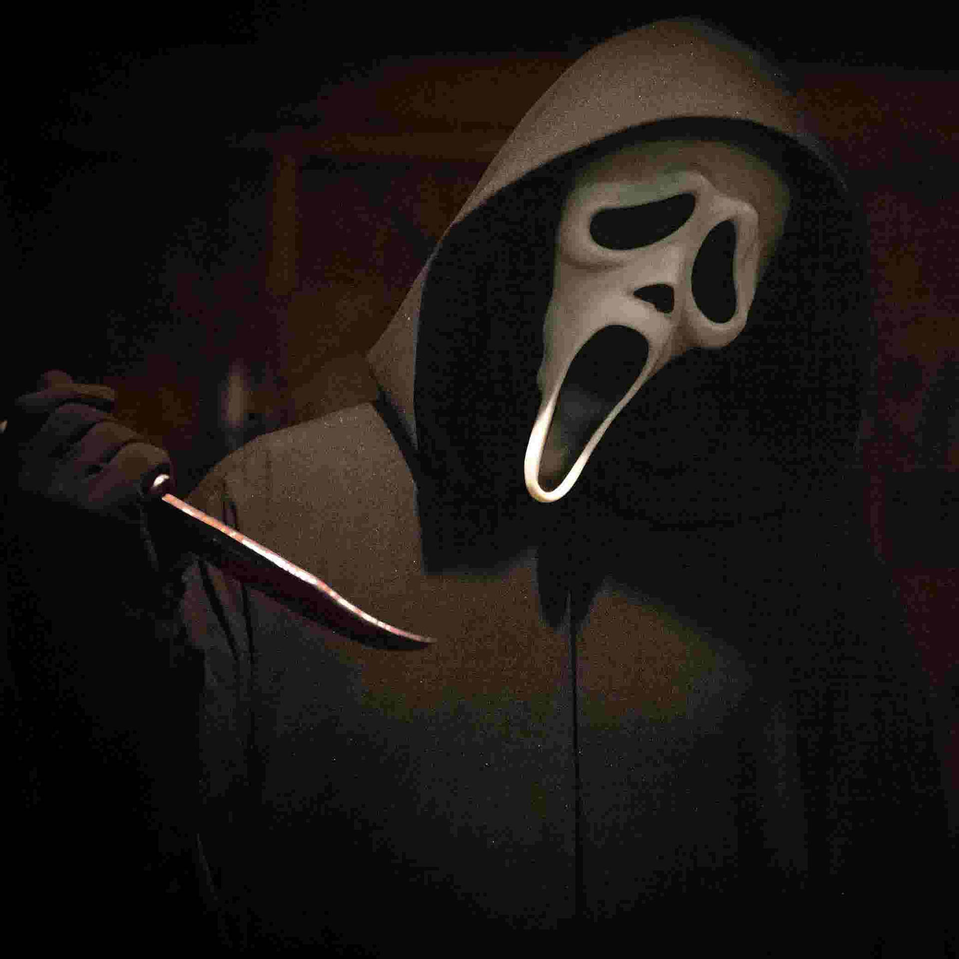 Ghostface Pfp Holding Sharp Knife