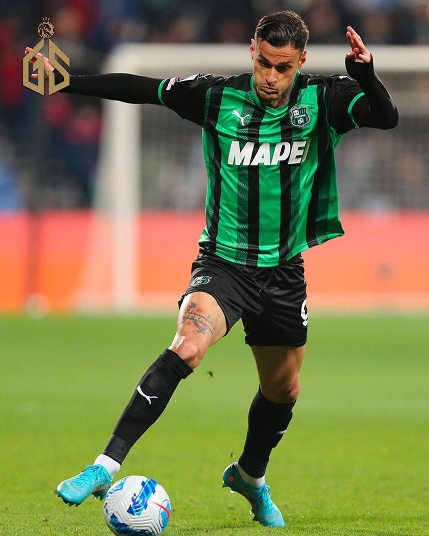 Gianlucca Scamacca In A Green Jersey Background