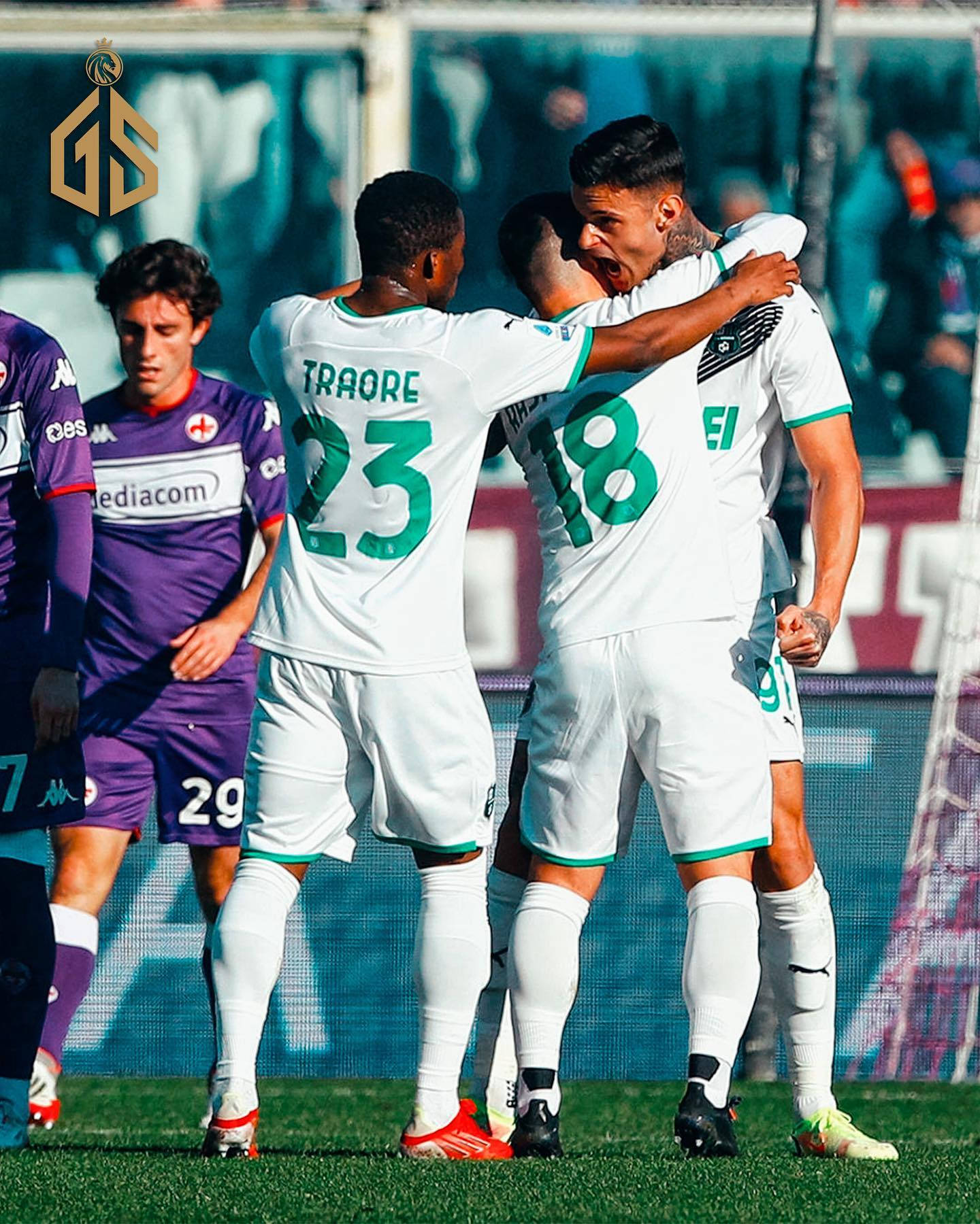 Gianlucca Scamacca With Teammates