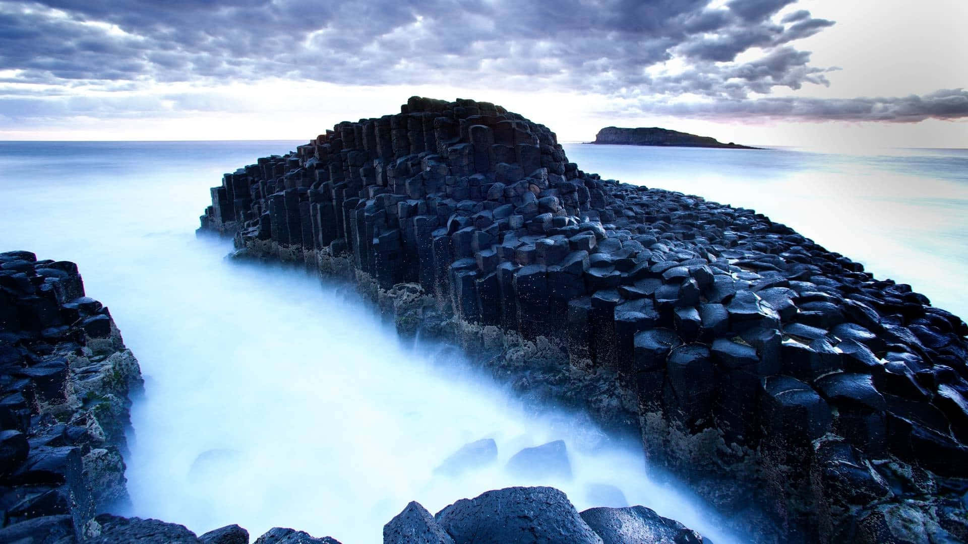 Giant's Causeway Cirrocumulus Clouds Background